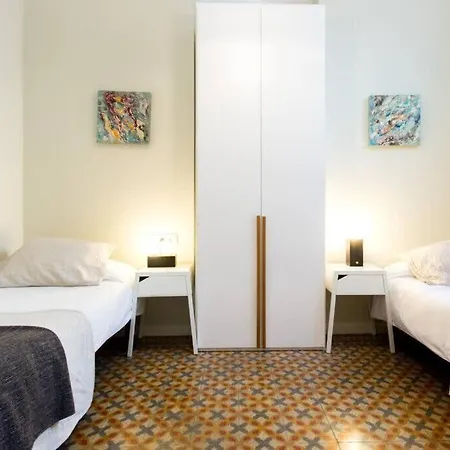 4bedroom With Balcony In Ramblas 3-2