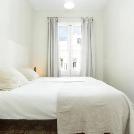 Lejlighed 4bedroom With Balcony In Ramblas 3-2