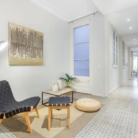 4bedroom With Balcony In Ramblas 3-2 Барселона