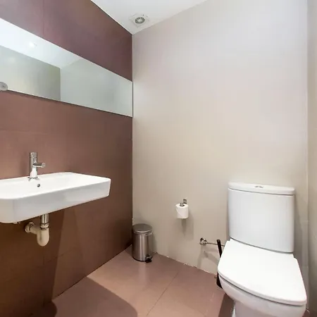 4bedroom With Balcony In Ramblas 3-2 * Barcelone