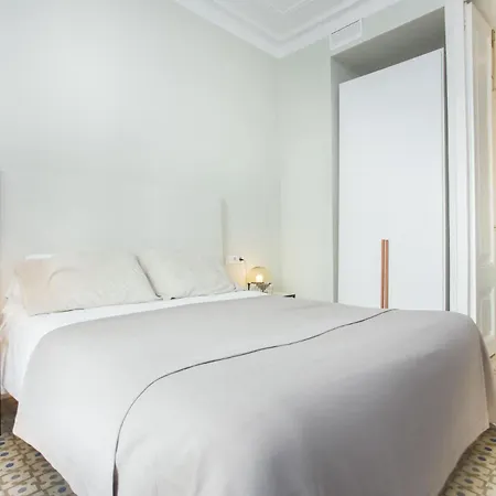 Lejlighed The Collection - 4bedroom With Balcony In Ramblas 3-2 *