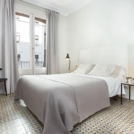 Appartement 4bedroom With Balcony In Ramblas 3-2 Barcelone