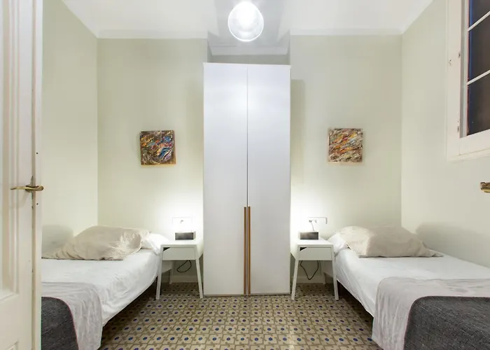 The Collection - 4bedroom With Balcony In Ramblas 3-2