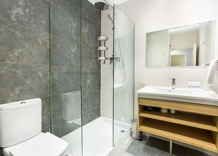 Apartment The Collection - 4bedroom With Balcony In Ramblas 3-2