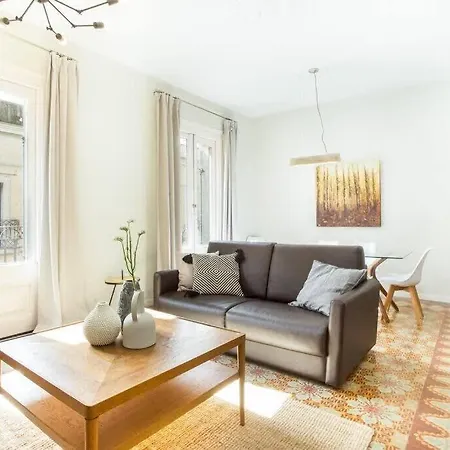 4bedroom With Balcony In Ramblas 3-2