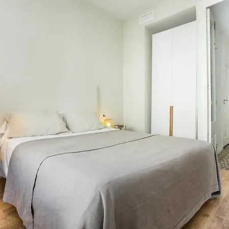 4bedroom With Balcony In Ramblas 3-2 *